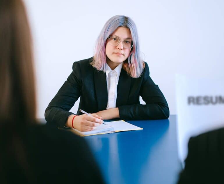 How to Find a Hiring Manager and Get Your Application Noticed